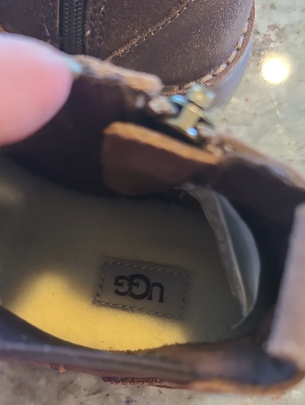 🦔UGG Callum Chelsea Kids Boots - Sz 9